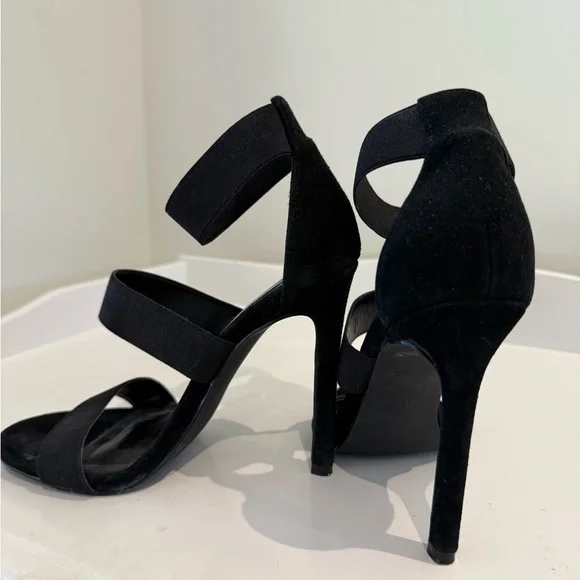 Steve Madden Elegant Black Heels - Picture 4 of 4